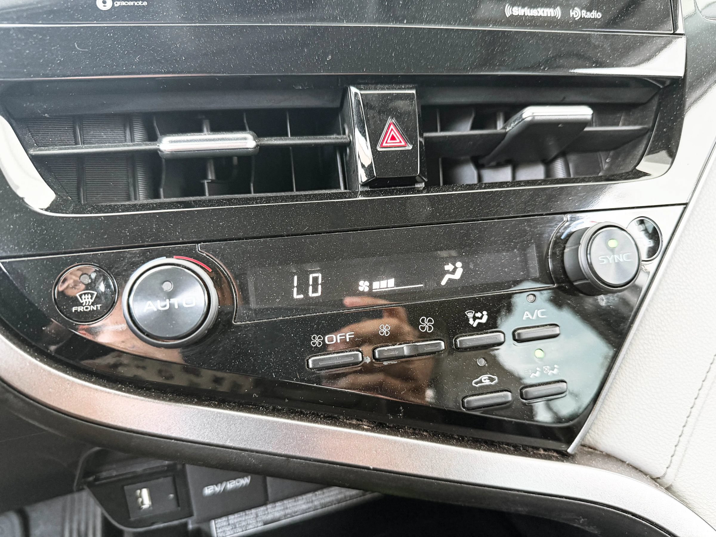 Used 2021 Toyota Camry SE w/ Audio Upgrade Package FWD image 21