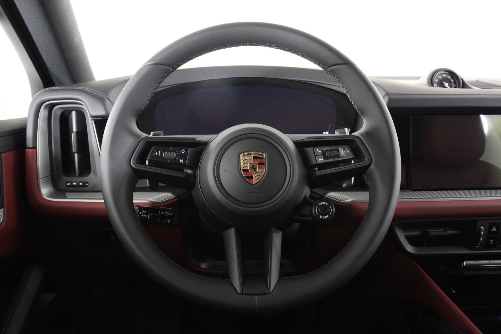New 2026 Porsche Cayenne Coupe AWD/4WD image 12