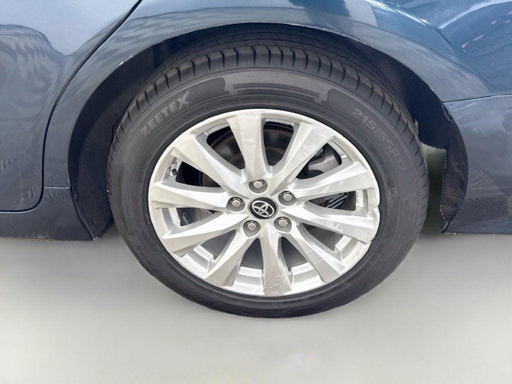 Used 2019 Toyota Camry LE FWD image 35
