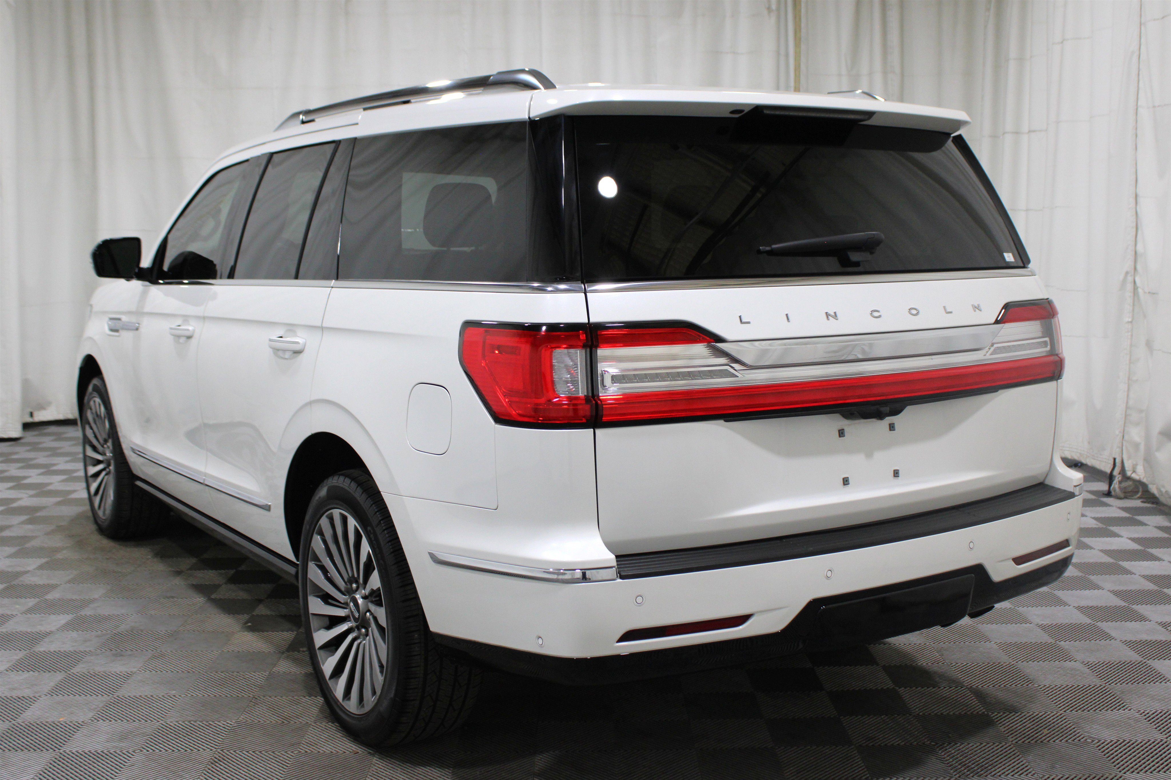 Used 2021 Lincoln Navigator Reserve w/ Luxury Package AWD/4WD image 44