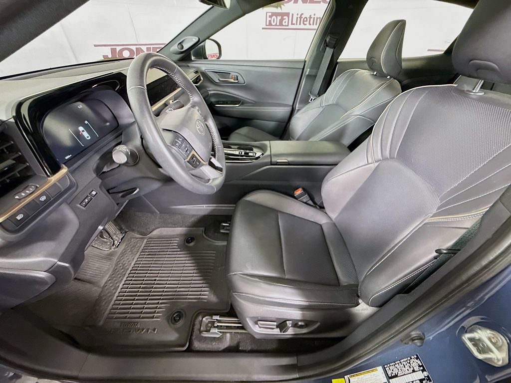 Used 2025 Toyota Crown Limited w/ Advanced Technology Package AWD/4WD image 23
