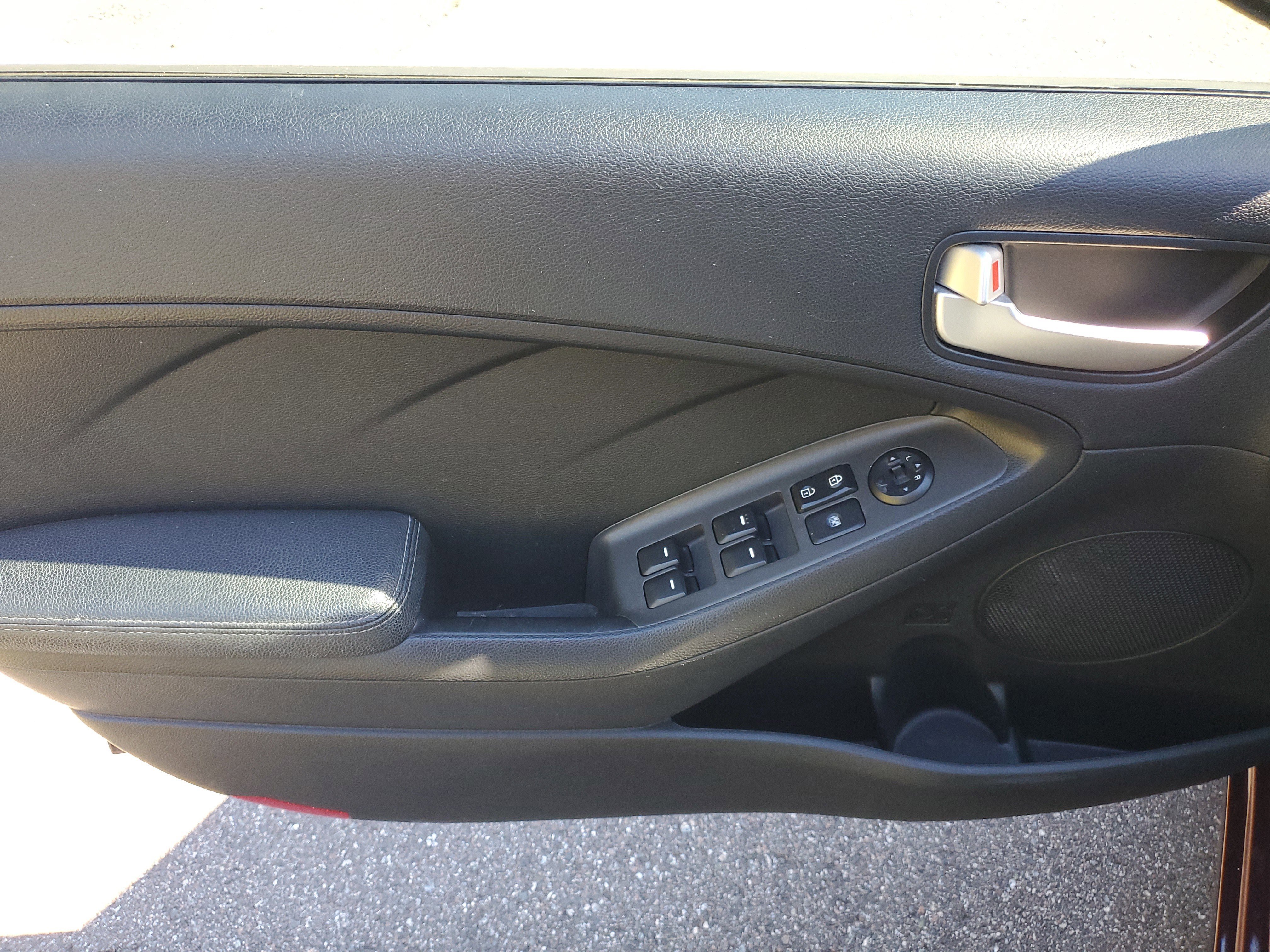 Used 2017 Kia Forte LX image 18