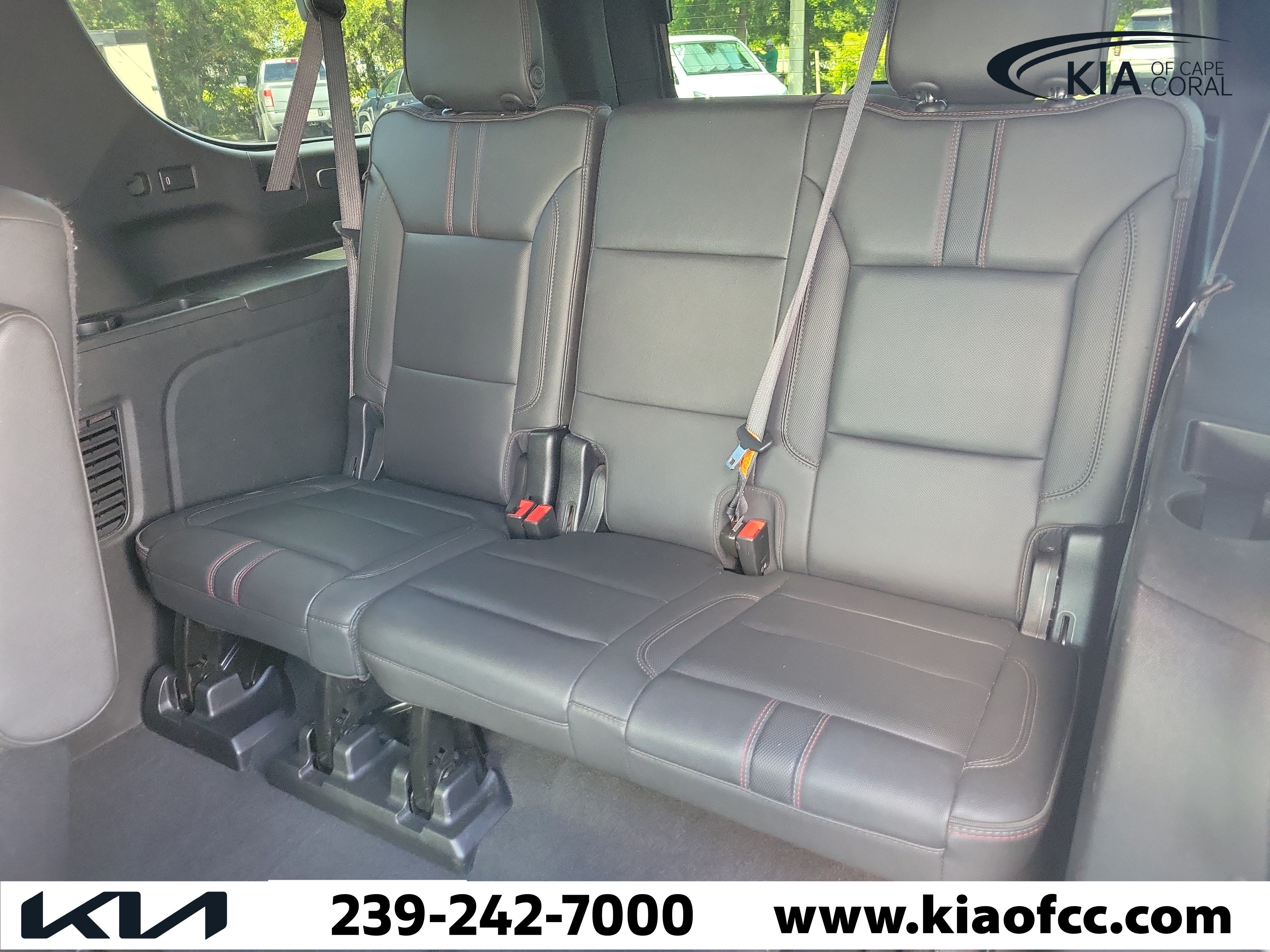 Used 2022 Chevrolet Suburban RST w/ Luxury Package AWD/4WD image 14