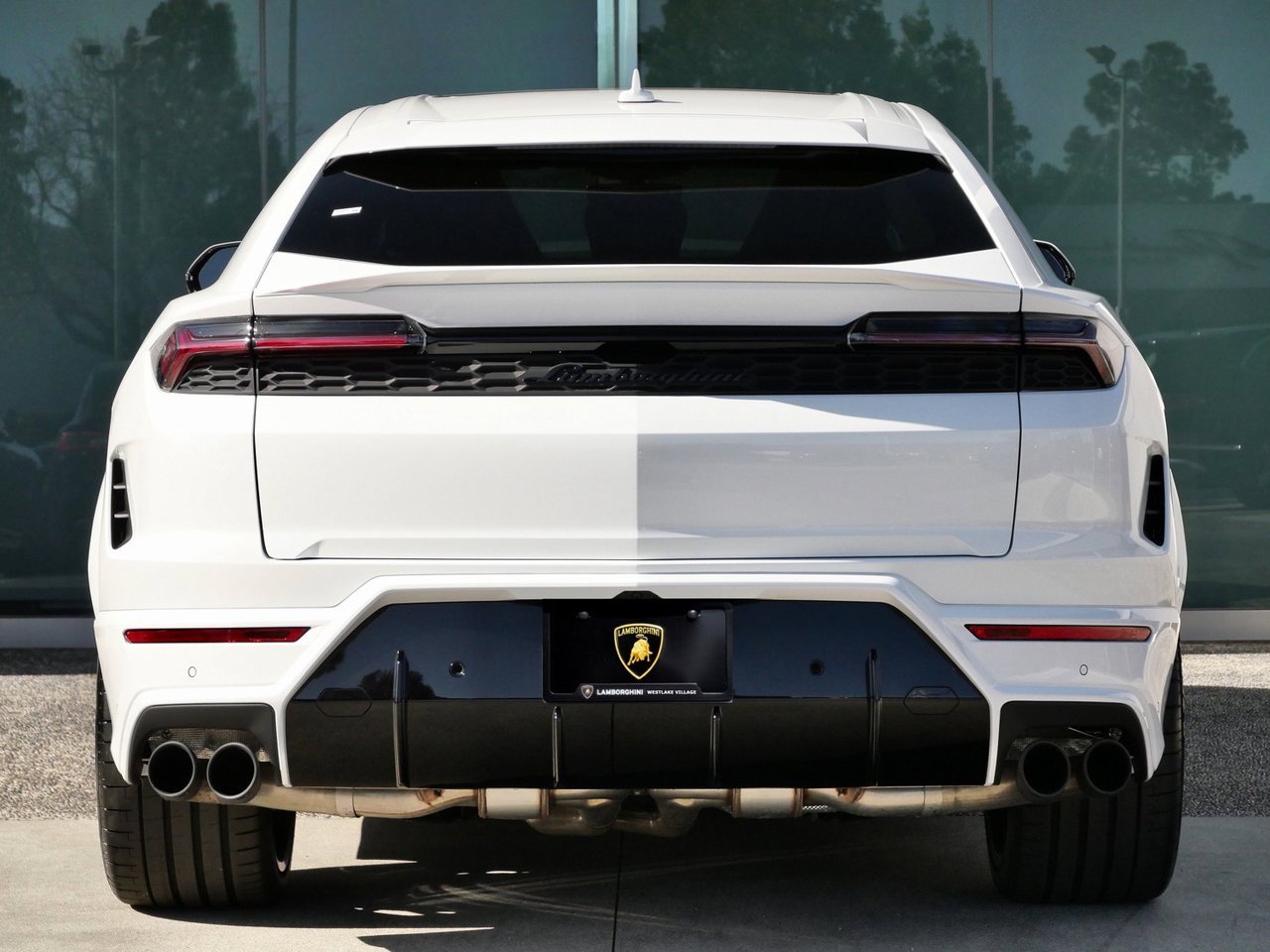 Used 2025 Lamborghini Urus SE image 4