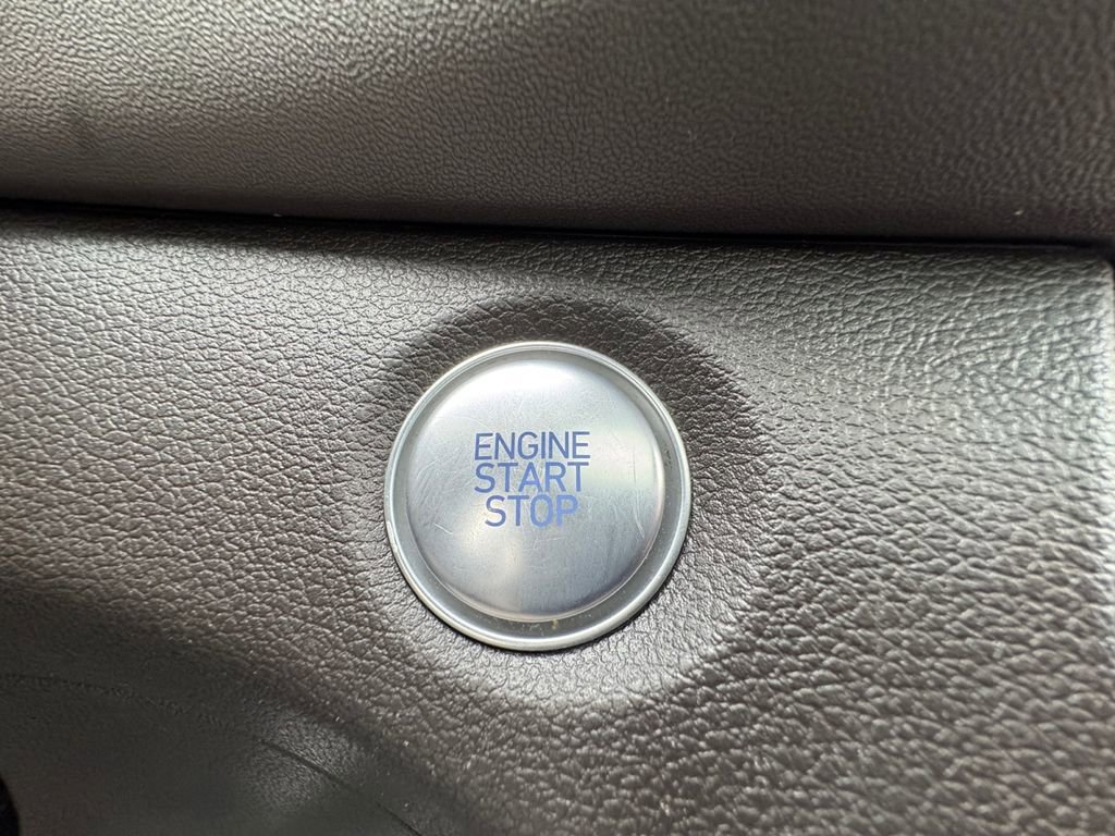 Used 2020 Hyundai Santa Fe Limited image 25