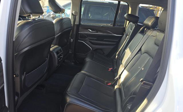 Used 2022 Jeep Grand Cherokee Limited 4xe w/ Luxury Tech Group II image 10