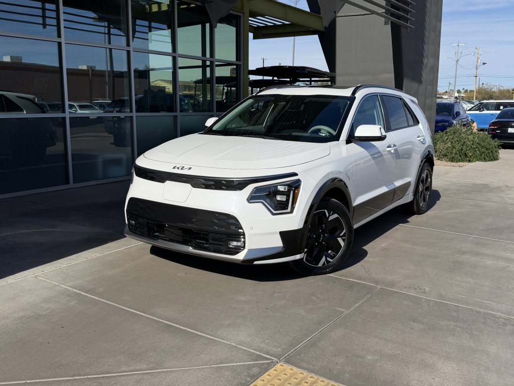 Used 2024 Kia Niro Wave w/ Wave Preserve Package image 2