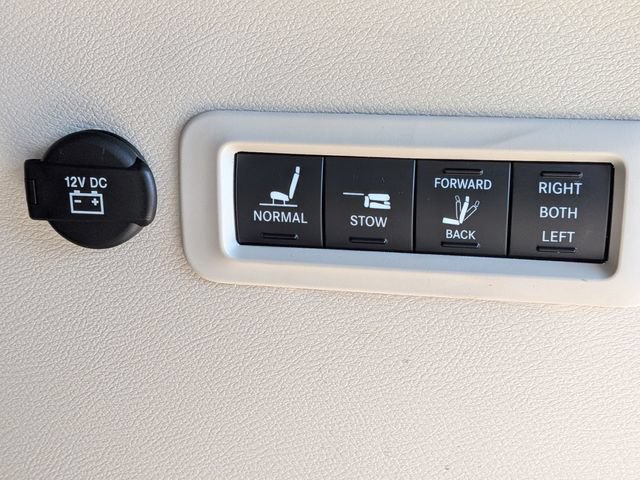 Certified 2022 Chrysler Pacifica Limited AWD/4WD image 33