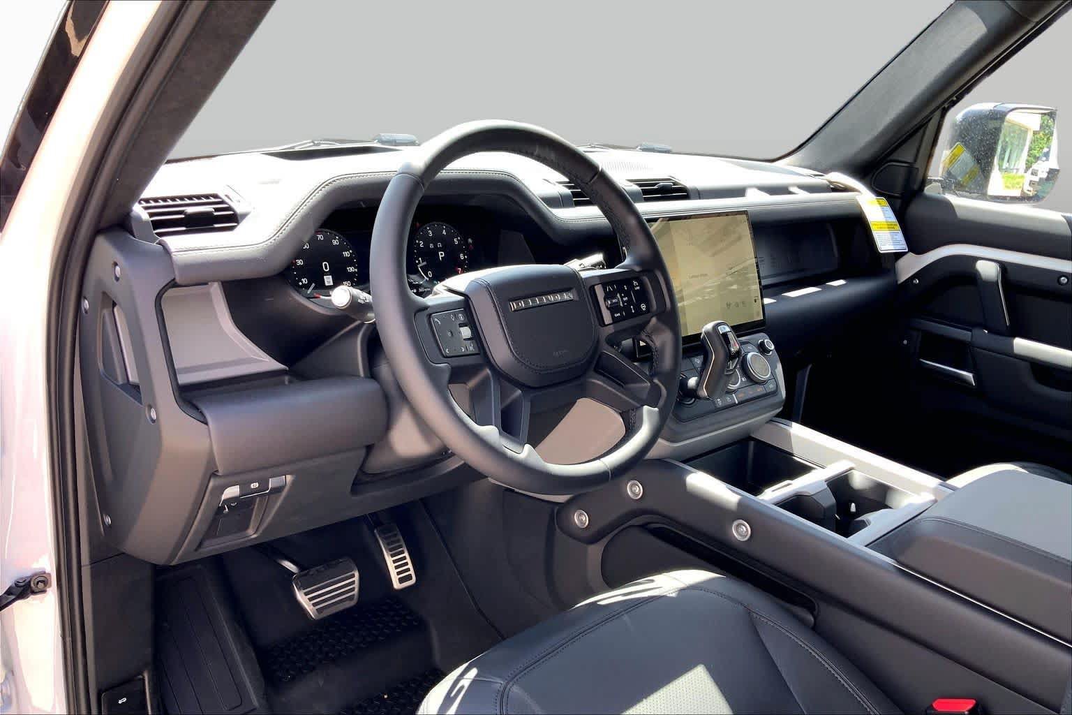 New 2026 Land Rover Defender 90 V8 AWD/4WD image 9