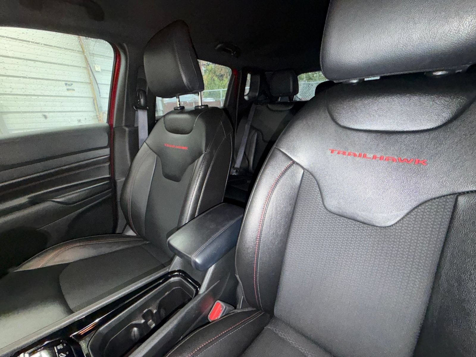 Used 2025 Jeep Compass Trailhawk AWD/4WD image 33