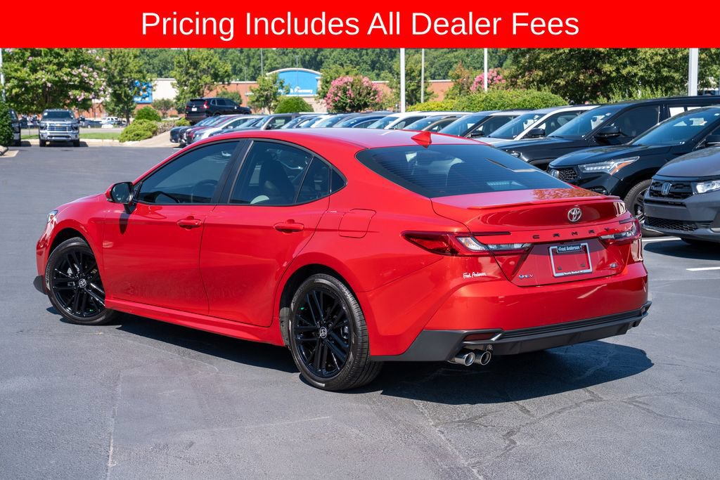 Used 2025 Toyota Camry SE FWD image 3