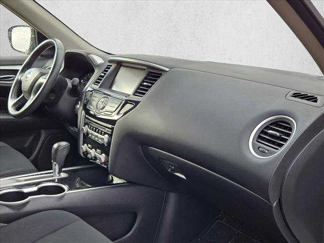 Used 2018 Nissan Pathfinder SV image 21
