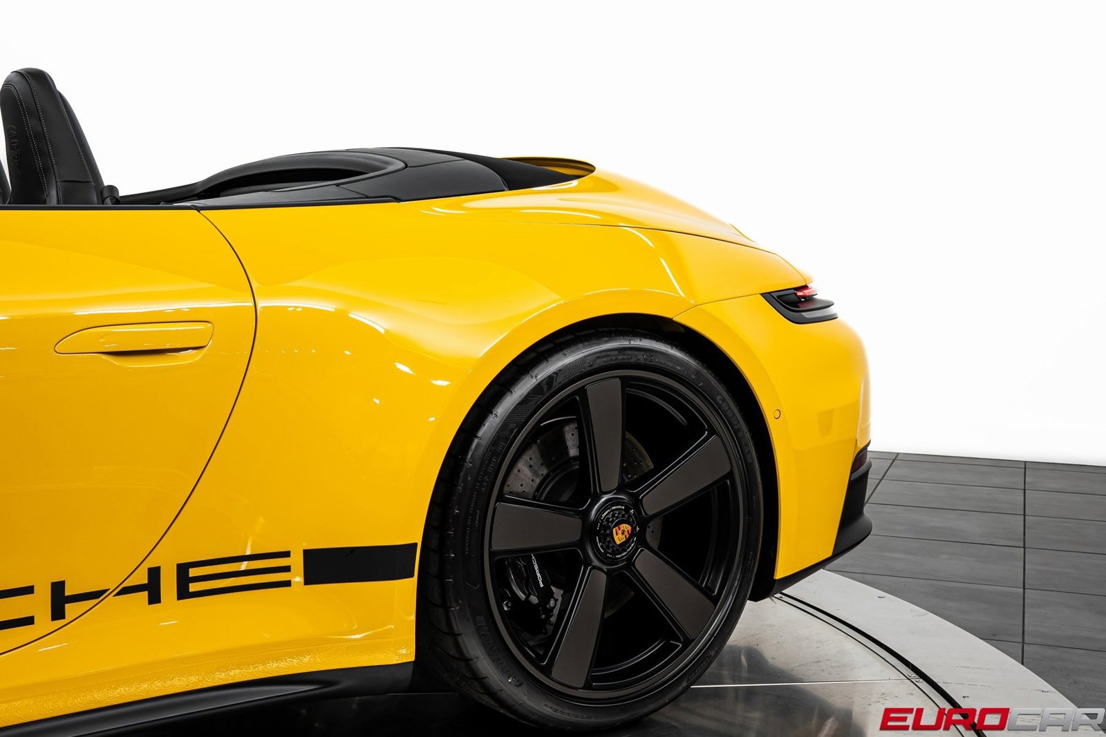 Used 2026 Porsche 911 Carrera 4 GTS image 18