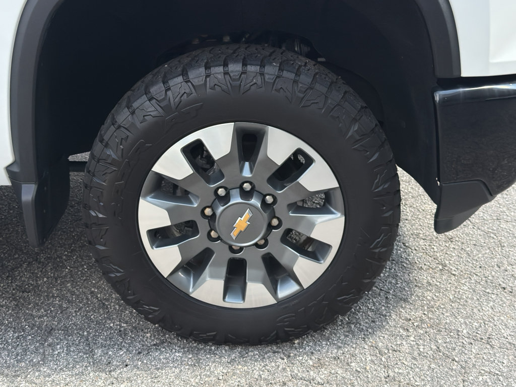 Used 2025 Chevrolet Silverado 2500 Custom AWD/4WD image 36