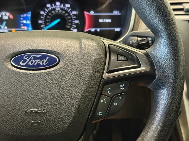 Used 2017 Ford Fusion SE w/ Fusion SE Technology Package FWD image 14