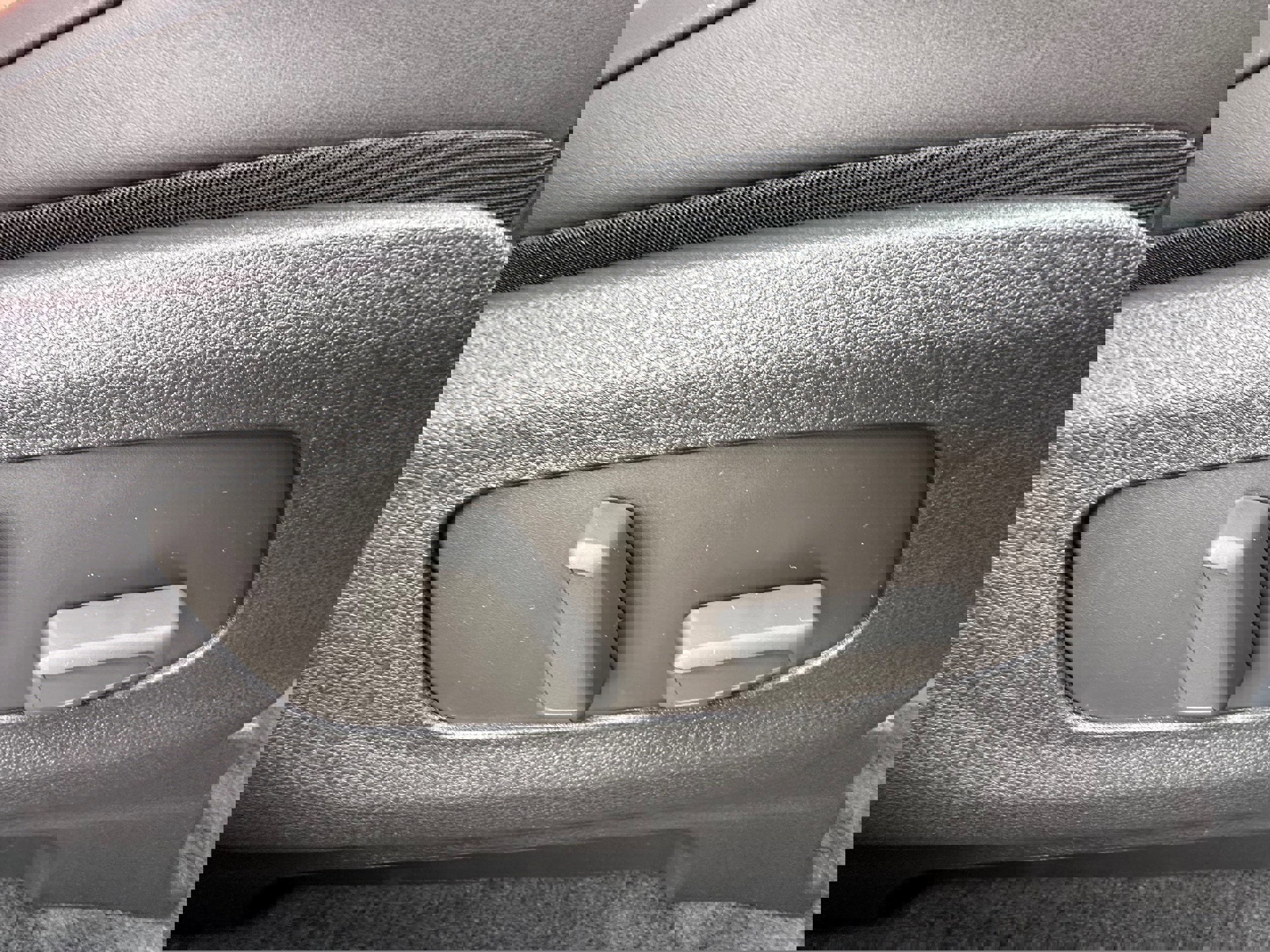 New 2026 Kia Carnival EX image 23