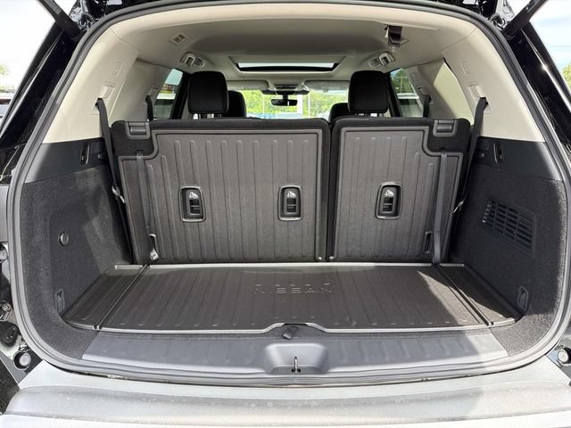 New 2026 Nissan Pathfinder Platinum AWD/4WD image 8