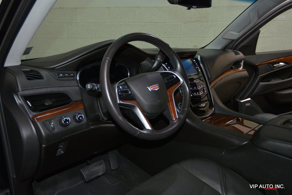 Used 2018 Cadillac Escalade Premium Luxury AWD/4WD image 11