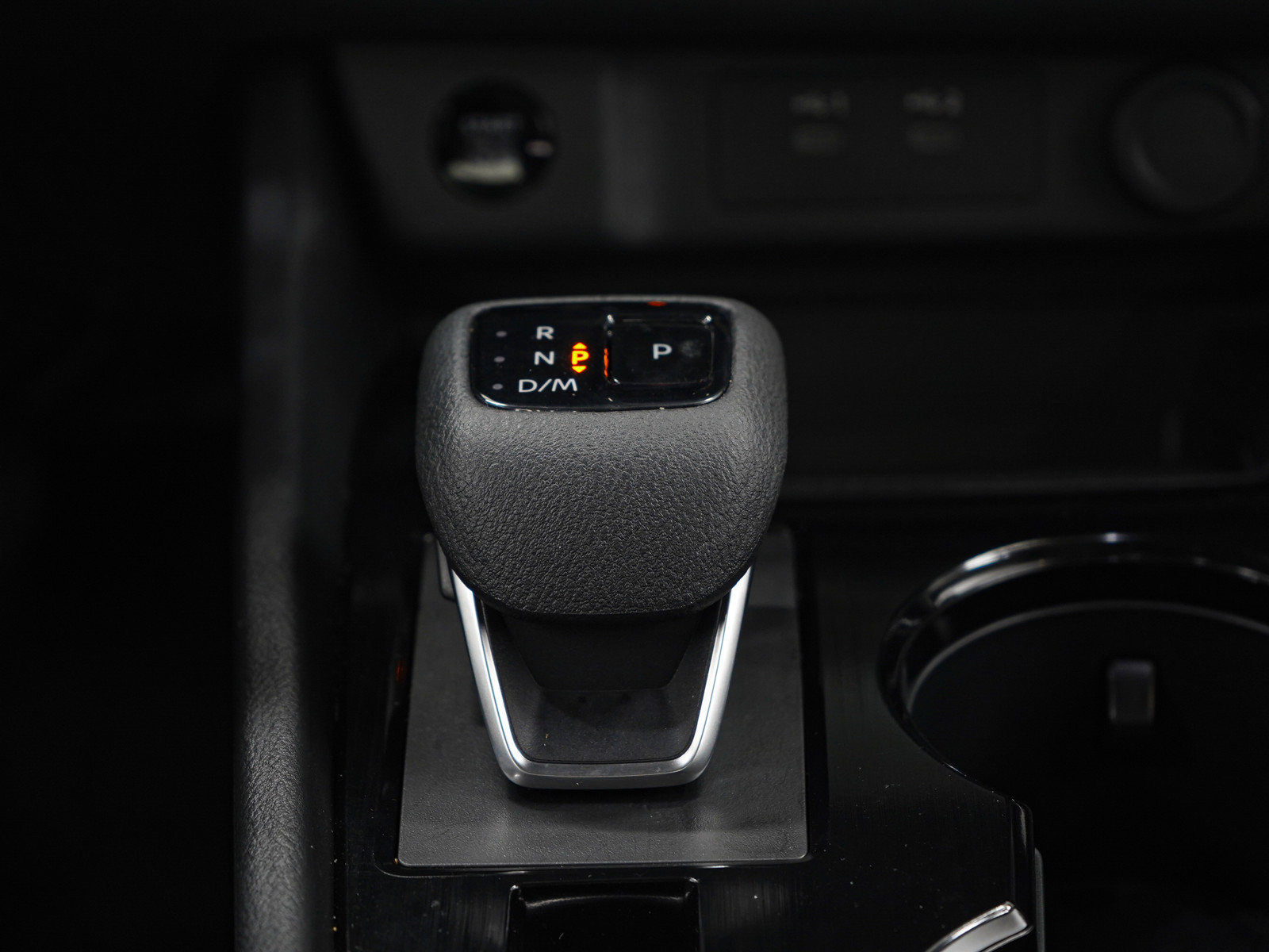 Used 2024 Nissan Rogue SV w/ SV Premium Package image 19