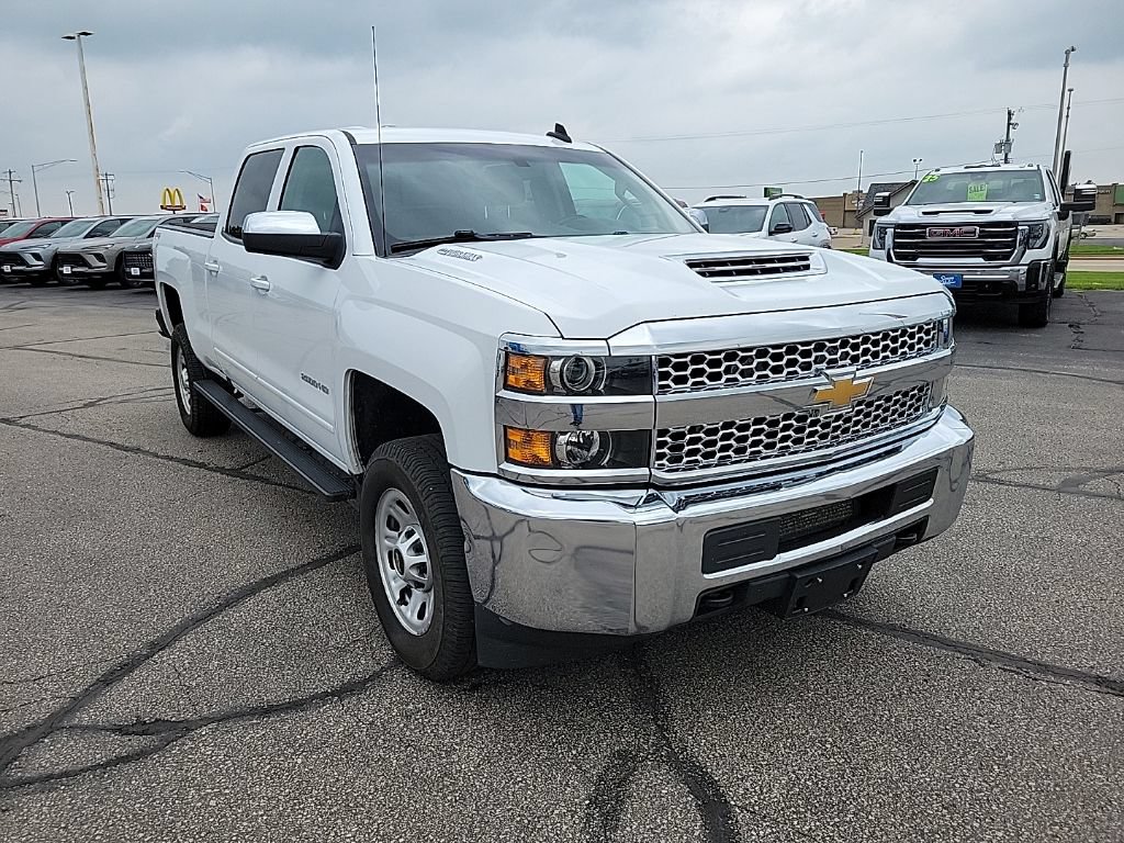 Used 2019 Chevrolet Silverado 2500 LT AWD/4WD image 3