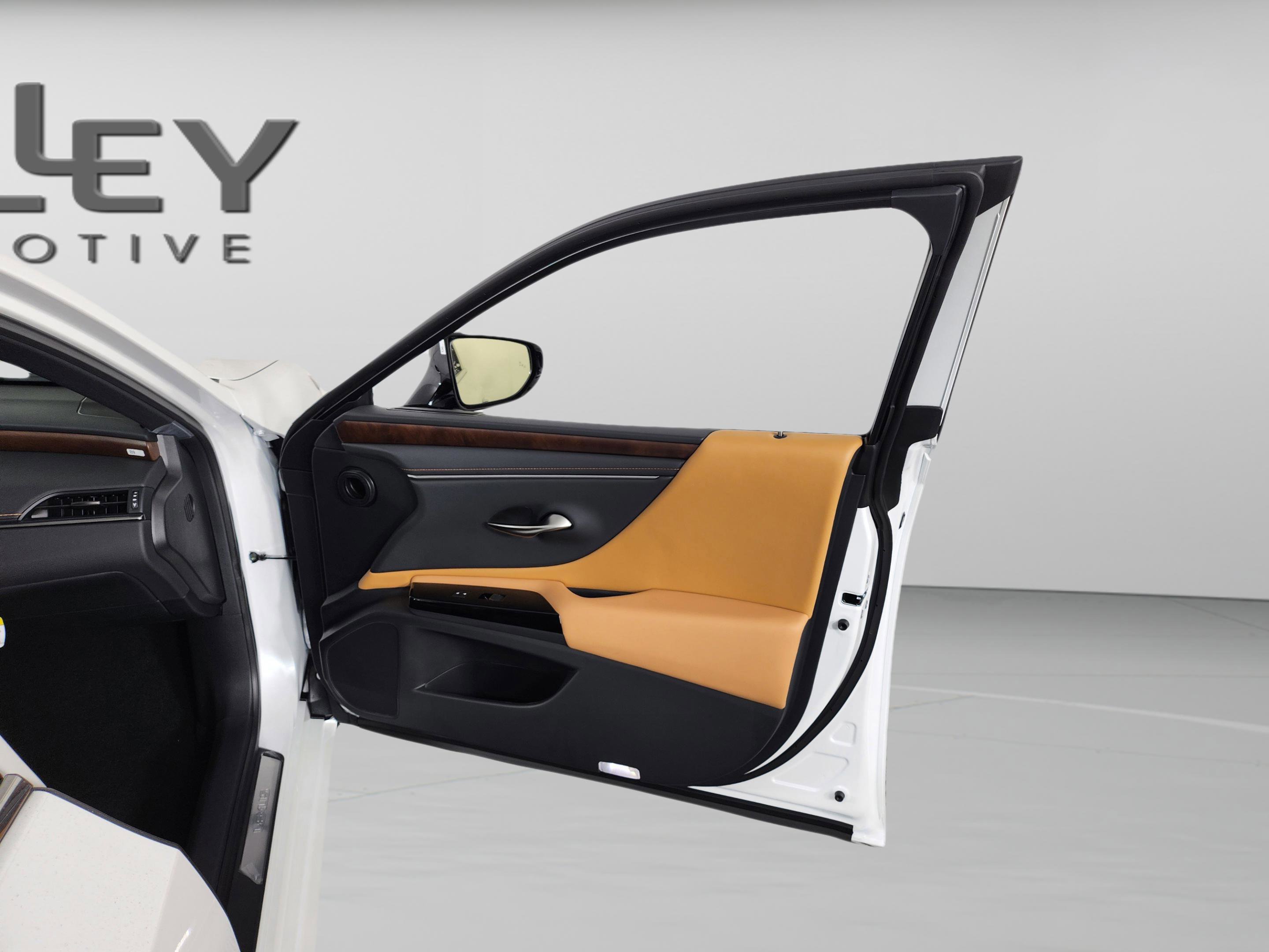 New 2025 Lexus ES 300h w/ Premium Package image 34