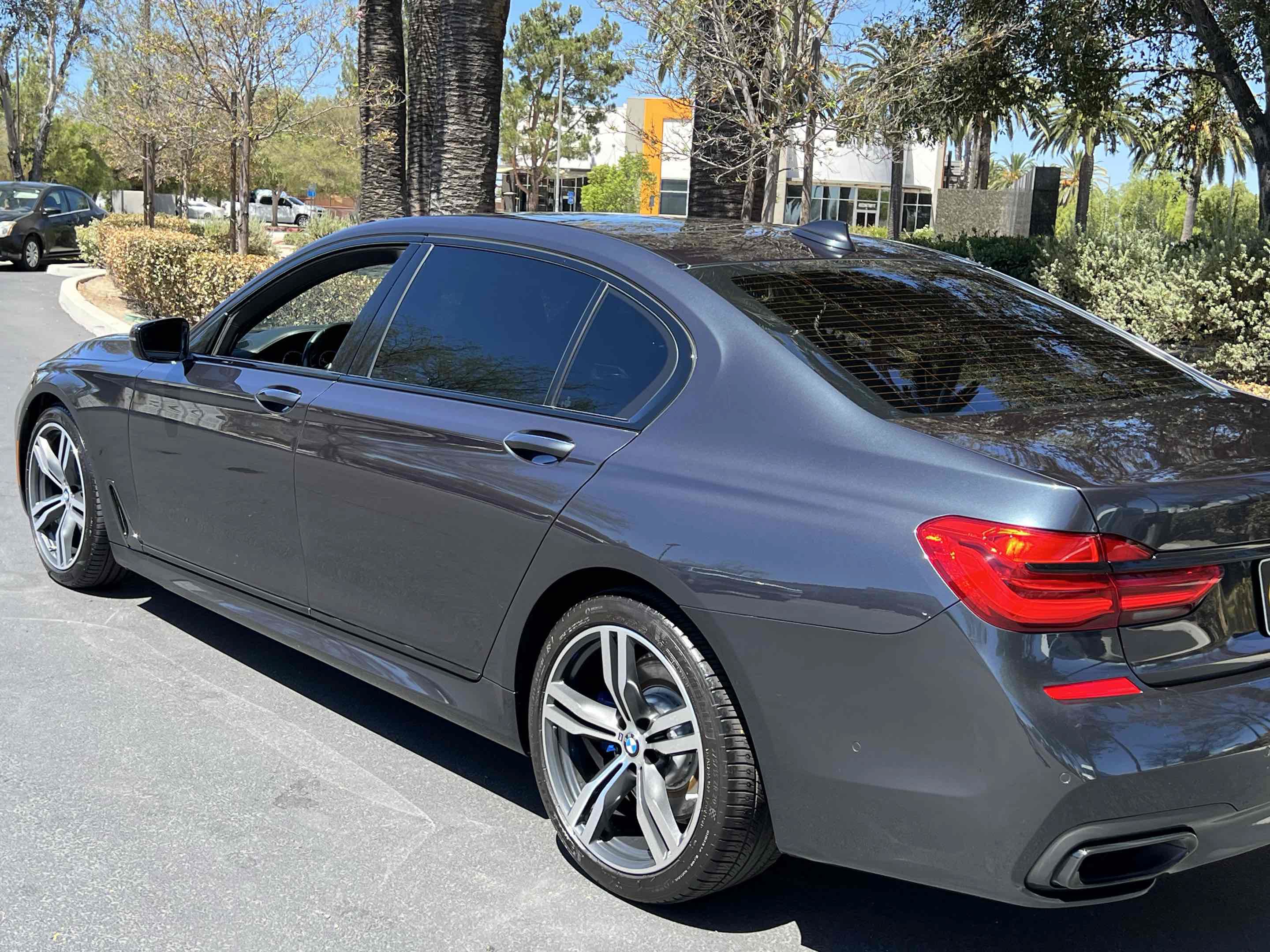 Used 2018 BMW 750i RWD image 50