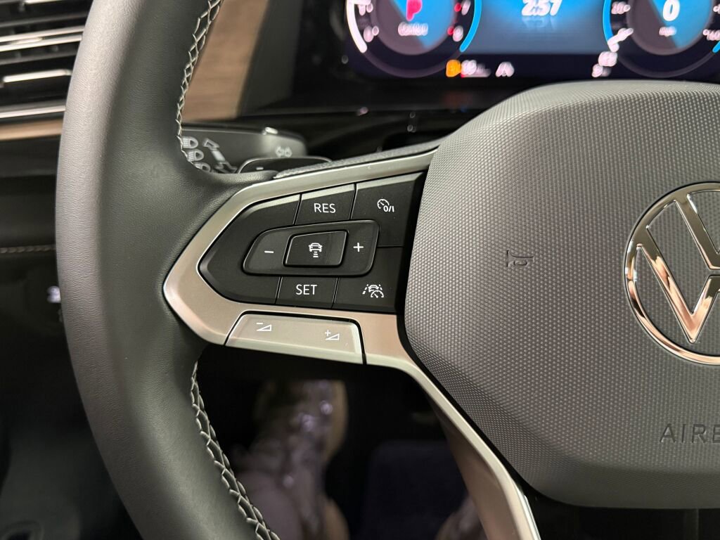 New 2026 Volkswagen Atlas SE image 12