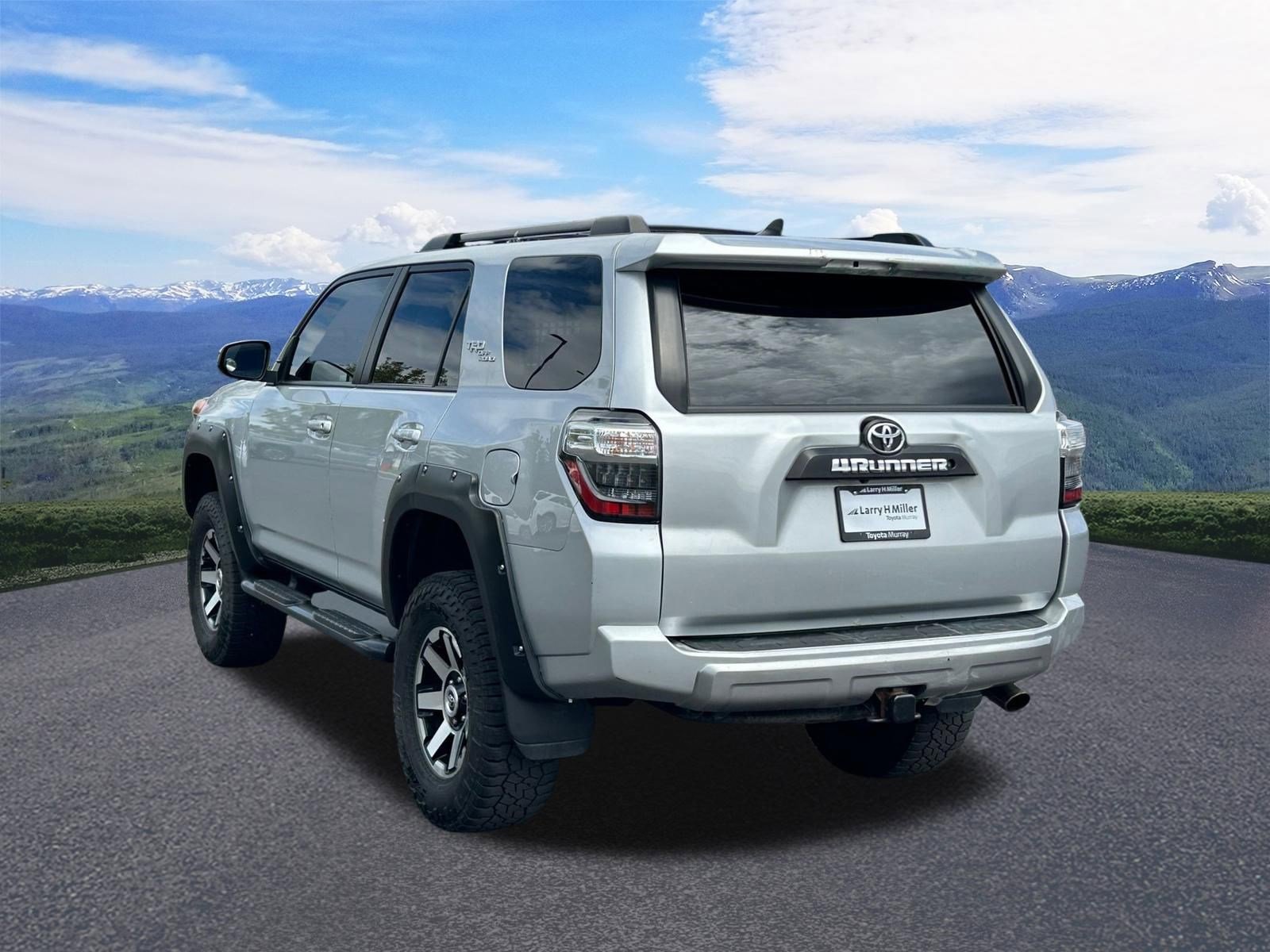 Used 2021 Toyota 4Runner TRD Off-Road image 3