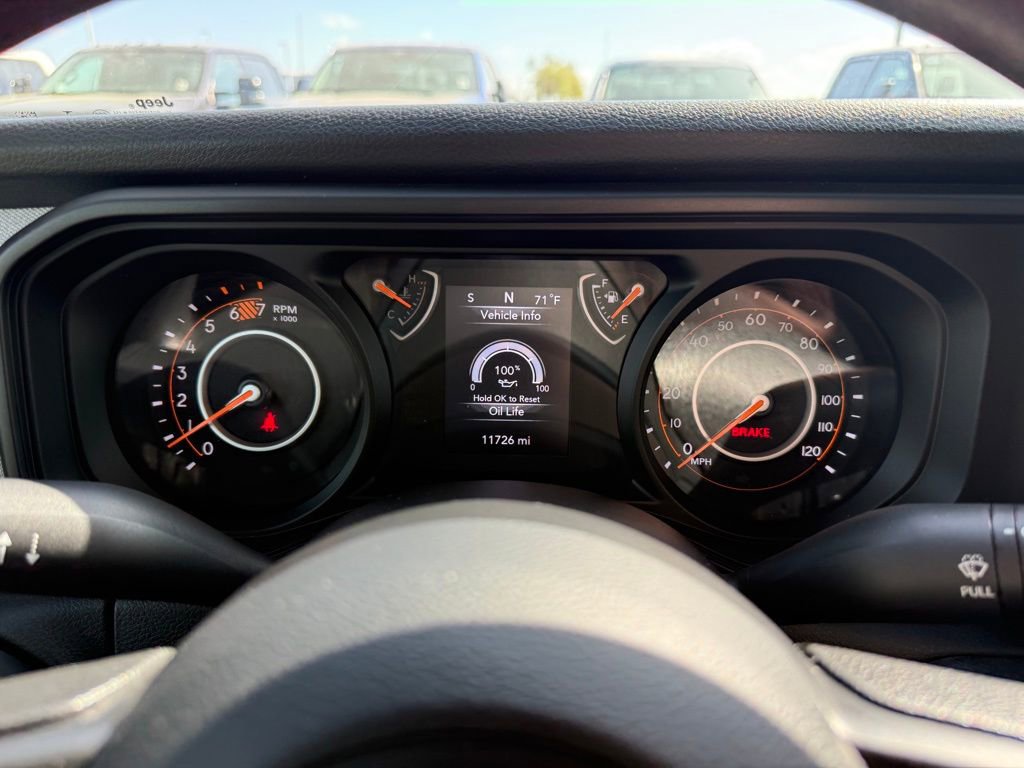 Used 2025 Jeep Wrangler Sport image 17