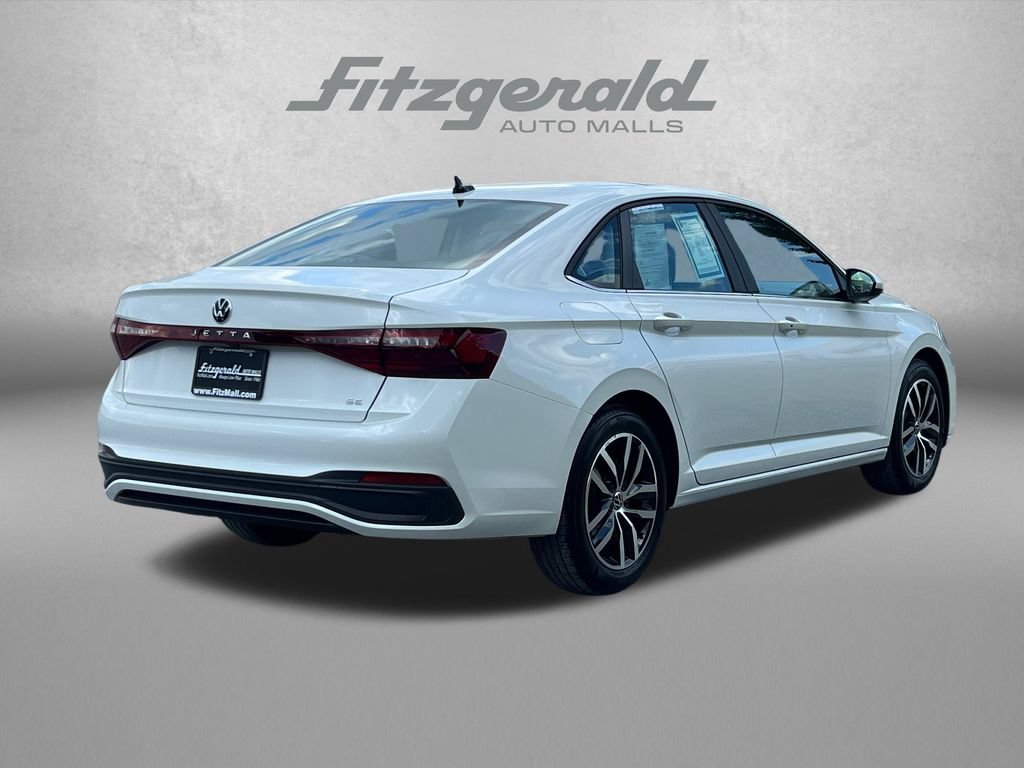 Used 2025 Volkswagen Jetta SE FWD image 8