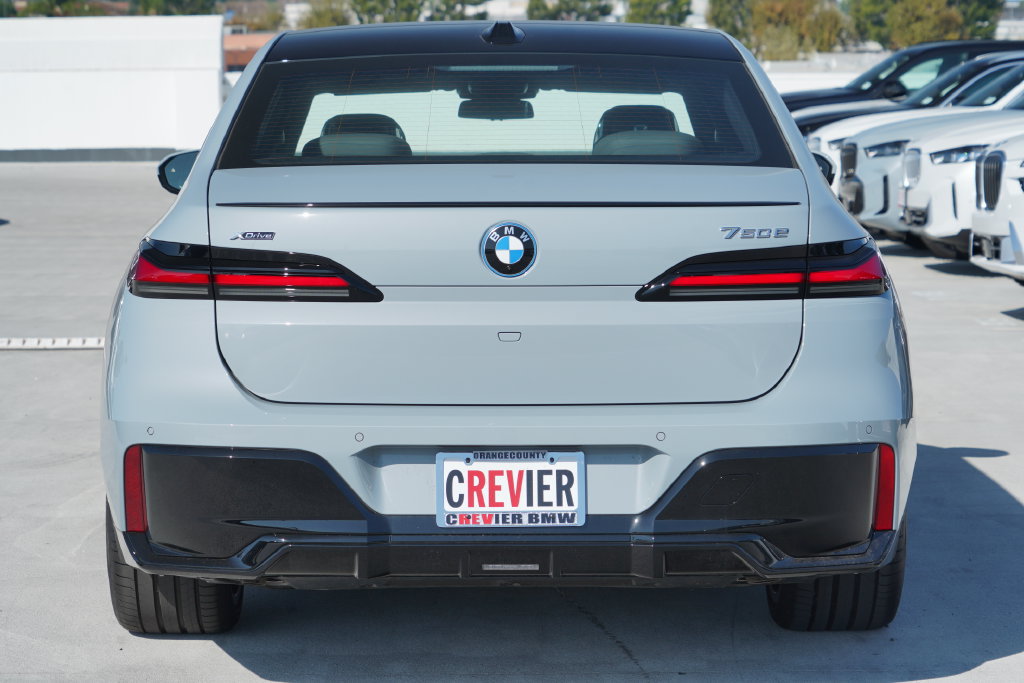 New 2026 BMW 750e xDrive w/ Premium Package AWD/4WD image 7