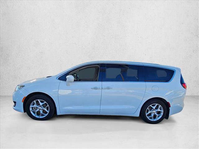Used 2019 Chrysler Pacifica Touring Plus w/ Tire & Wheel Group image 8