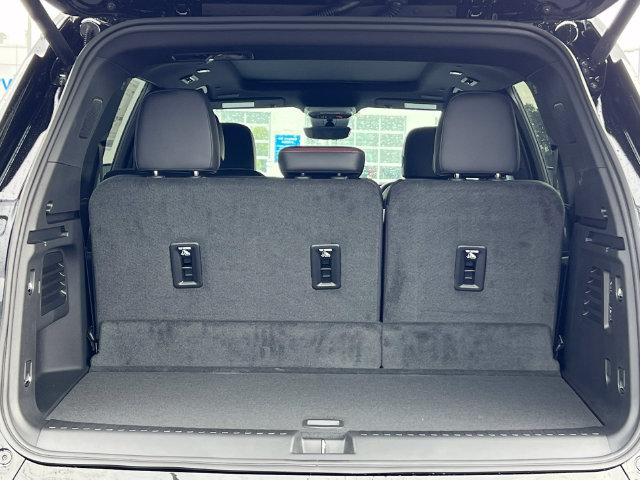 New 2027 Chevrolet Traverse RS w/ LPO, Floor Liner Package AWD/4WD image 40