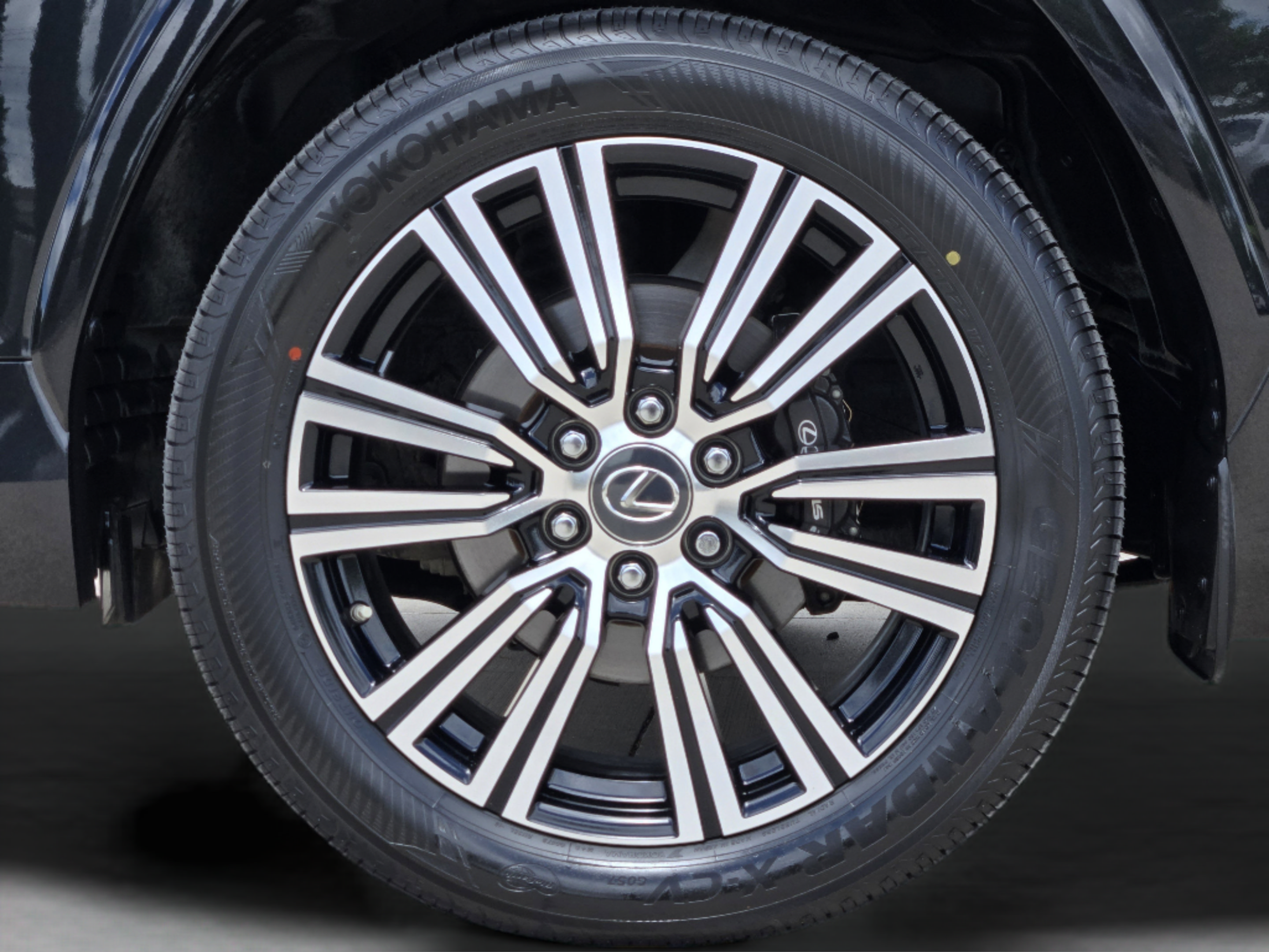 Used 2023 Lexus LX 600 4WD w/ Appearance Package image 41