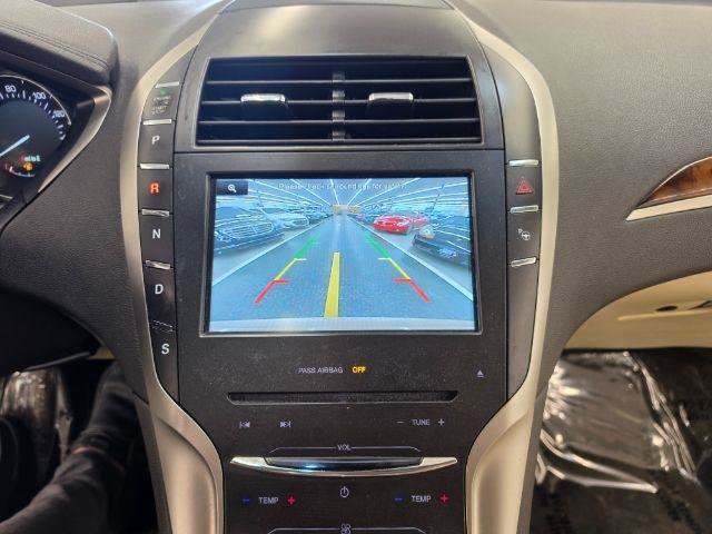 Used 2015 Lincoln MKZ w/ Technology Package FWD image 17