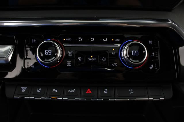 New 2026 GMC Sierra 3500 Denali Ultimate AWD/4WD image 8