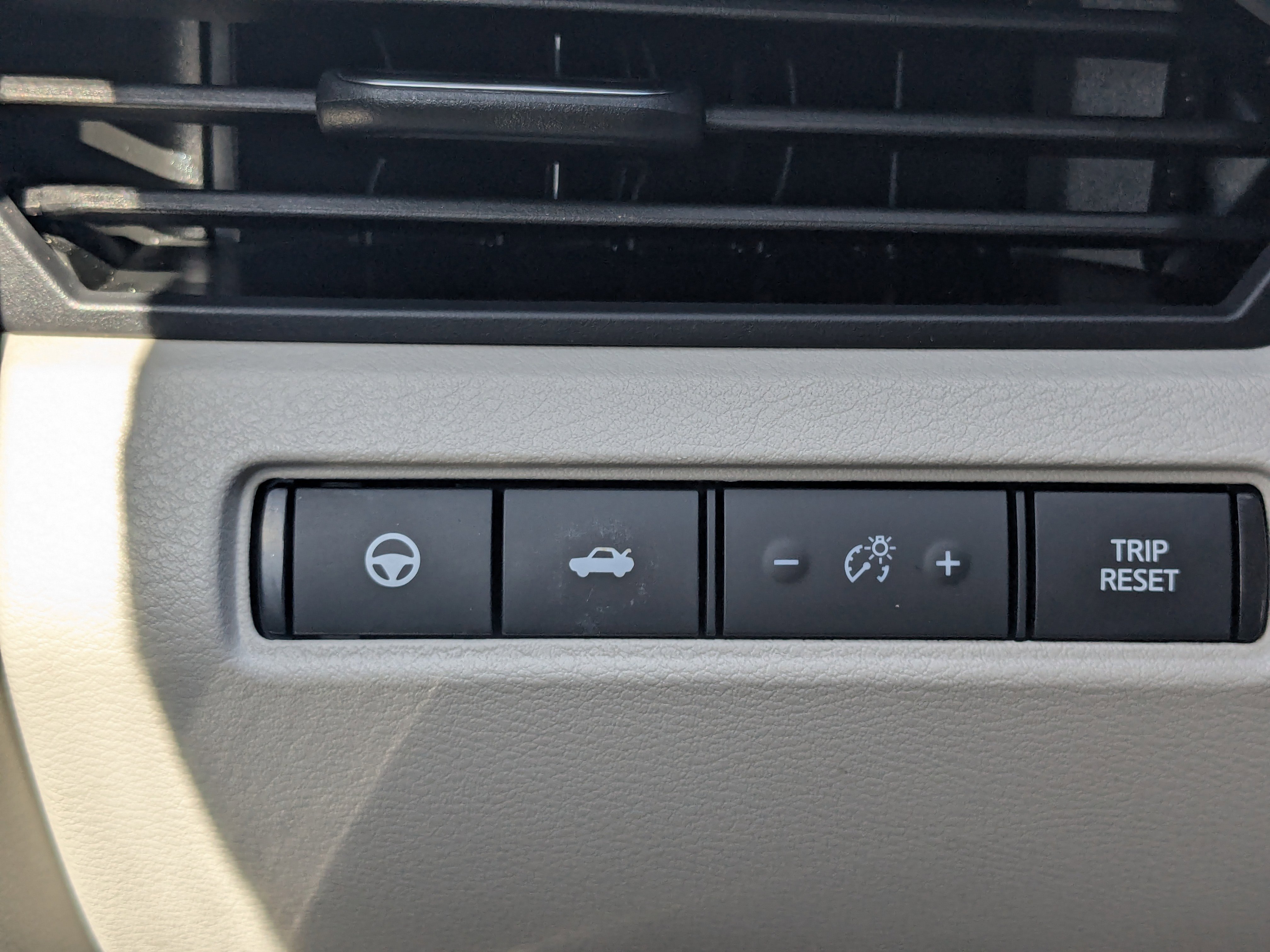 Used 2020 Nissan Altima 2.5 SL FWD image 28