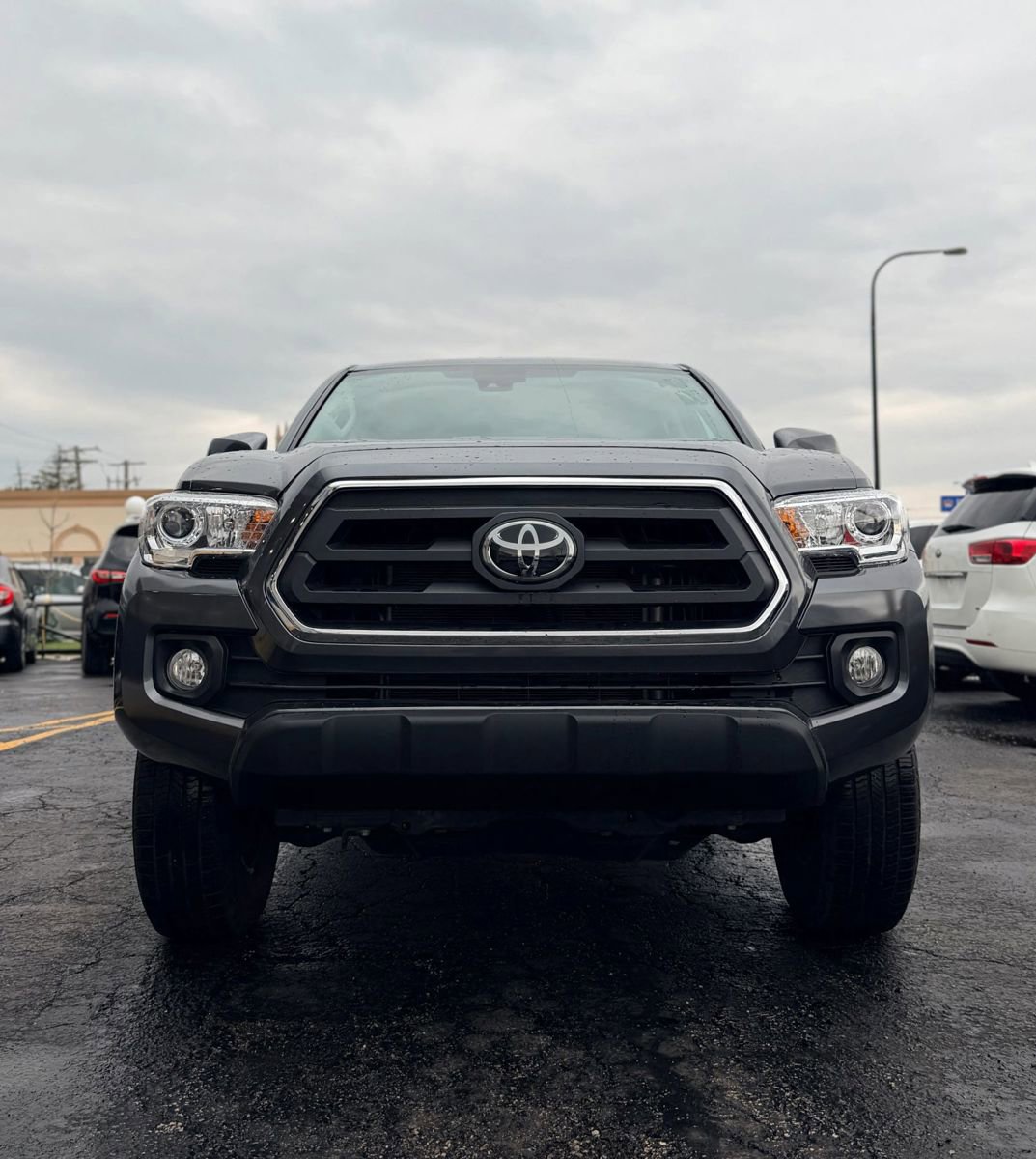 Used 2023 Toyota Tacoma SR5 RWD image 2