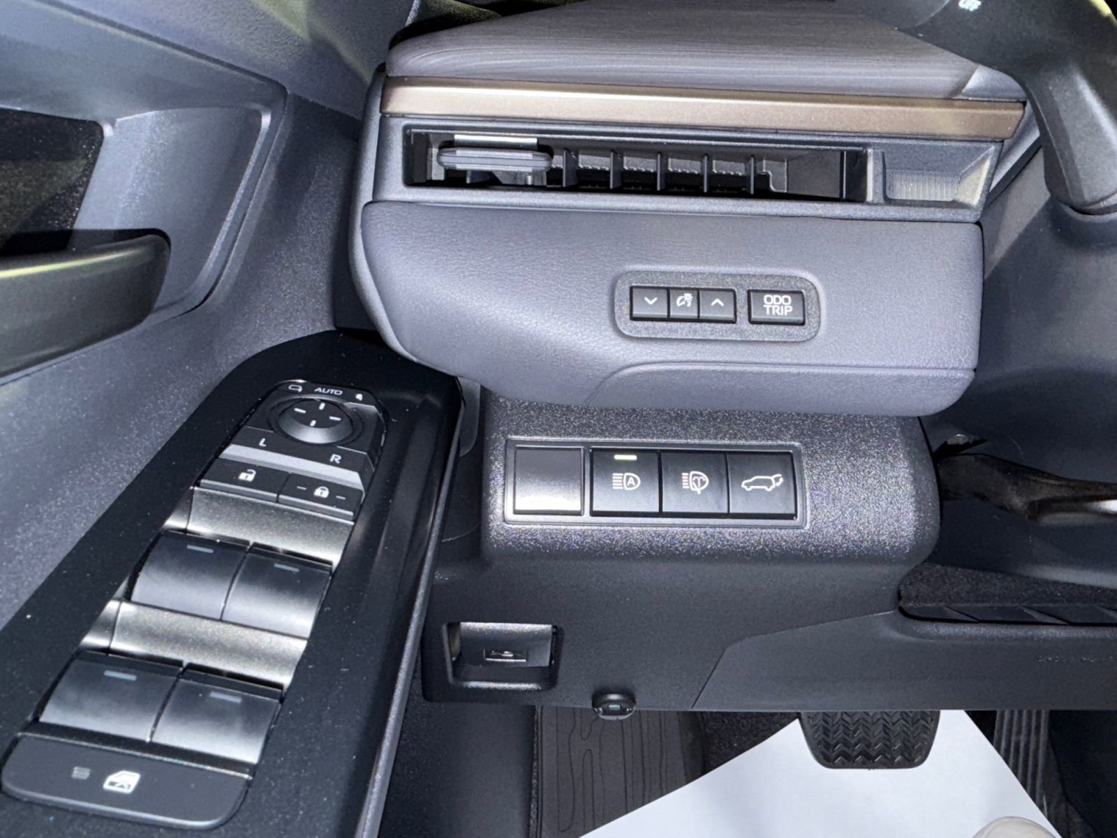 New 2026 Toyota bZ Woodland AWD/4WD image 24