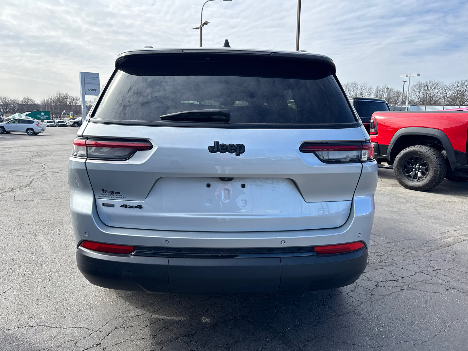 Used 2021 Jeep Grand Cherokee L Laredo AWD/4WD image 4