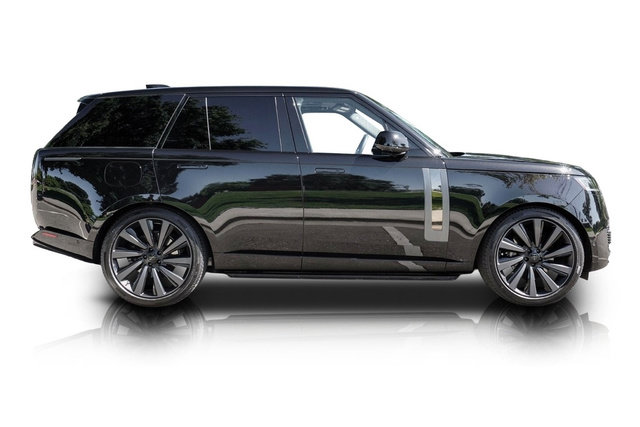 Used 2026 Land Rover Range Rover SV AWD/4WD image 2
