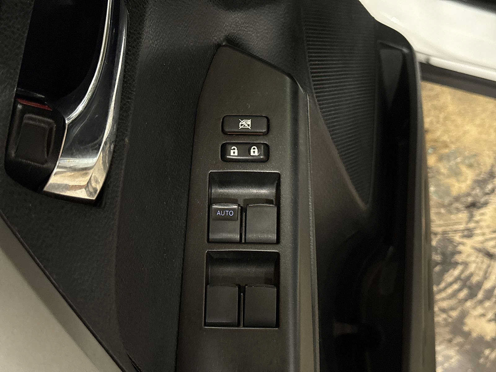 Used 2017 Toyota RAV4 XLE w/ Plus Extra Value Package AWD/4WD image 19