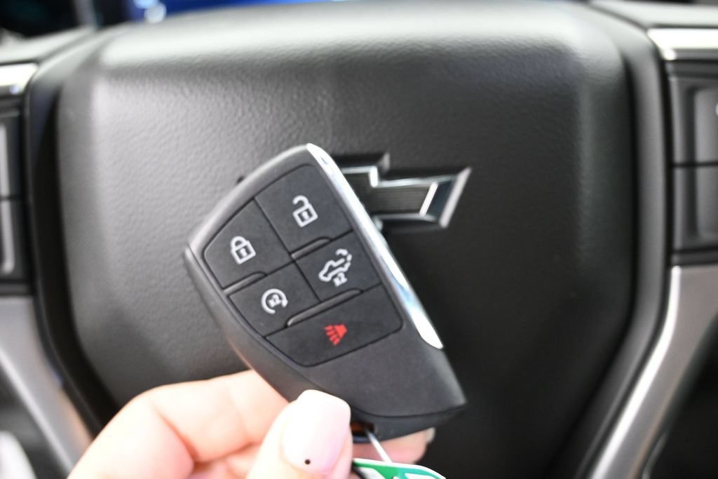 Used 2022 Chevrolet Silverado 1500 RST AWD/4WD image 41