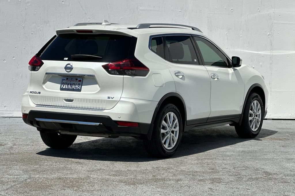 Used 2020 Nissan Rogue SV FWD image 3