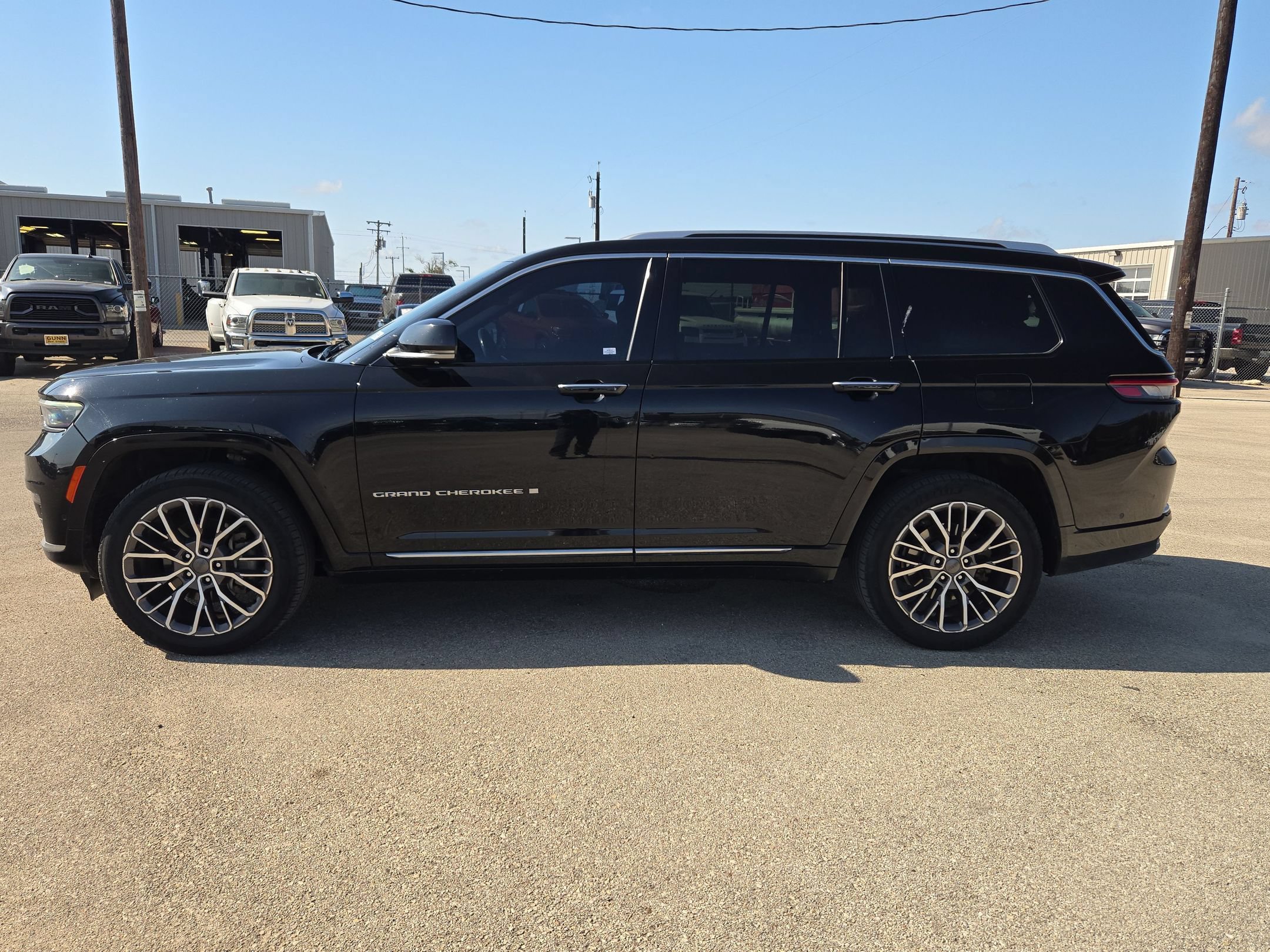 Used 2021 Jeep Grand Cherokee L Summit AWD/4WD image 6