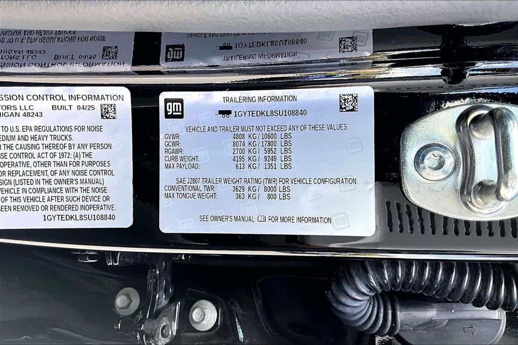 Certified 2025 Cadillac Escalade IQ Luxury 2 w/ LPO, Premium Carpet Package AWD/4WD image 19