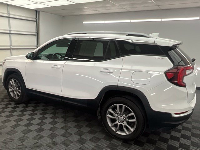 Used 2024 GMC Terrain SLT AWD/4WD image 19