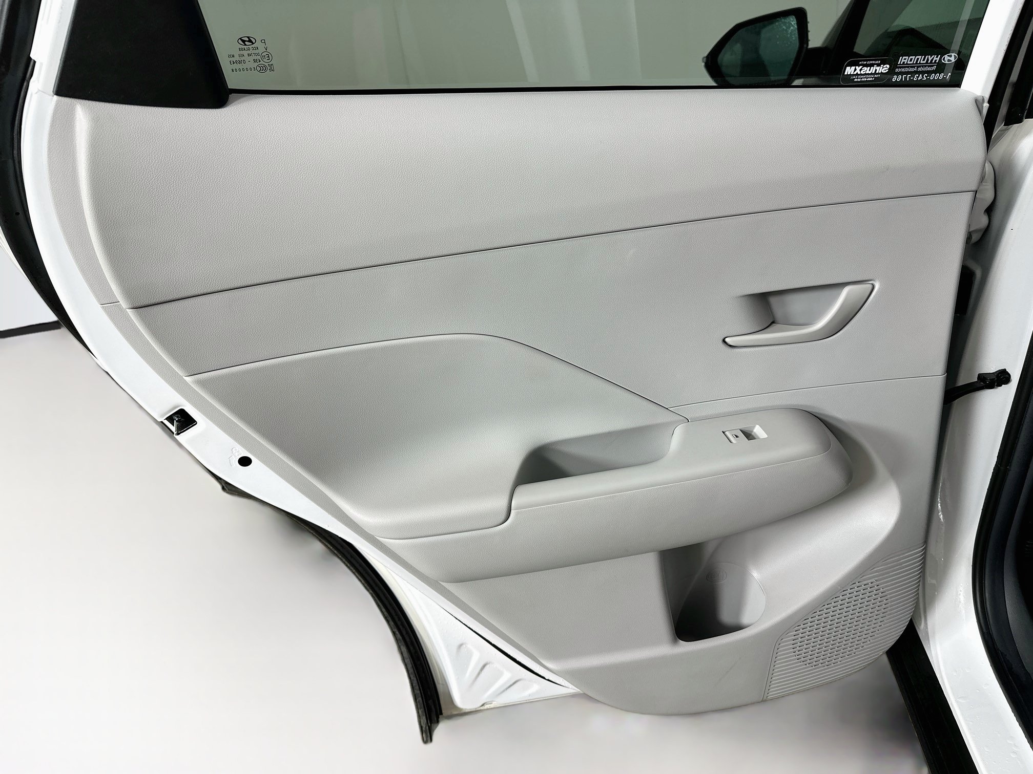 Used 2025 Hyundai Kona SEL AWD/4WD image 25