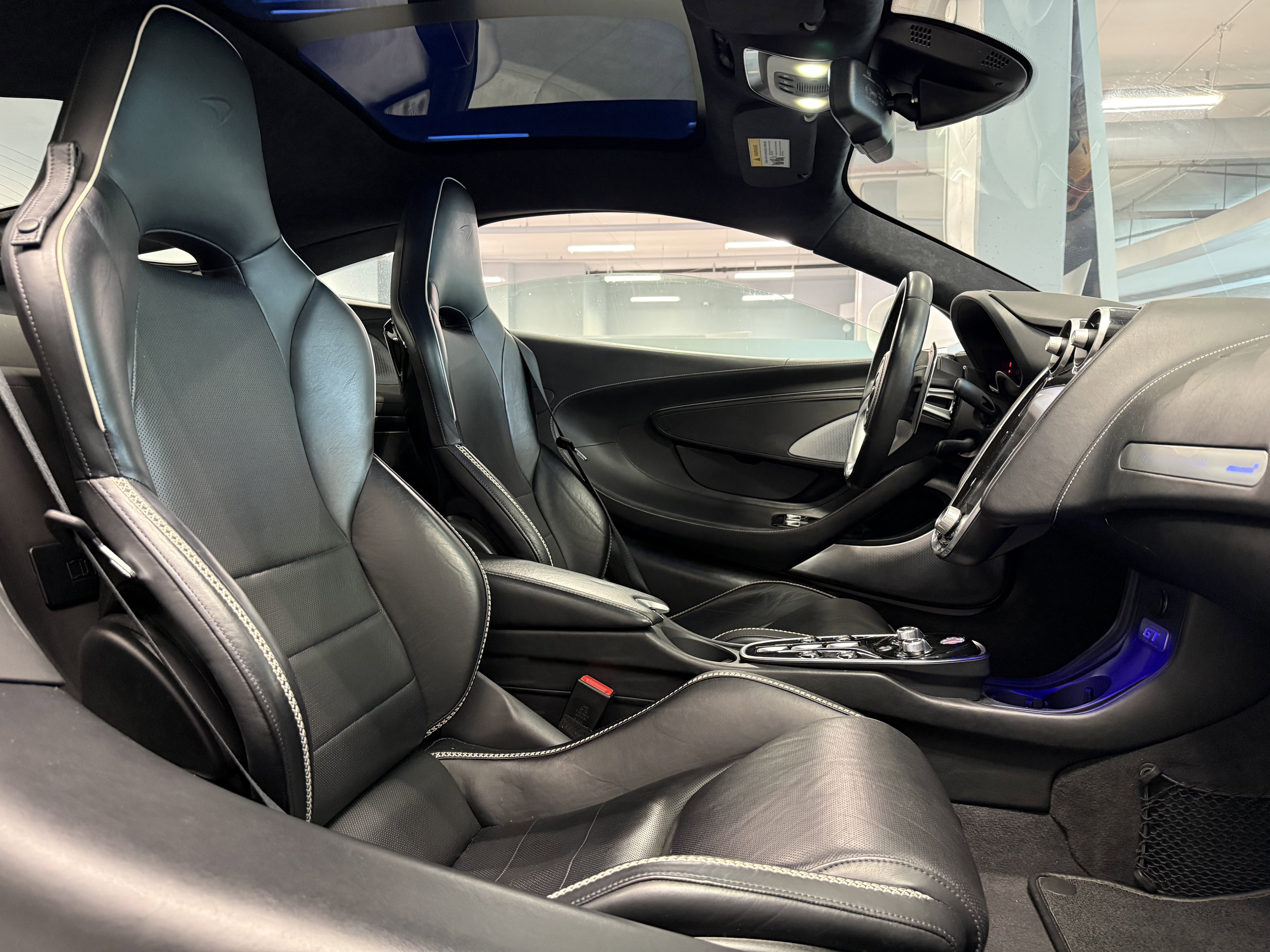 Used 2023 McLaren GT RWD image 11