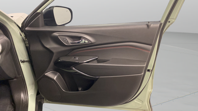 Used 2024 Chevrolet Trax RS w/ Sunroof Package FWD image 30